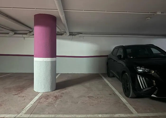 Coastal Trimar 公寓